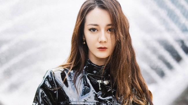 美女明星迪丽热巴美图欣赏